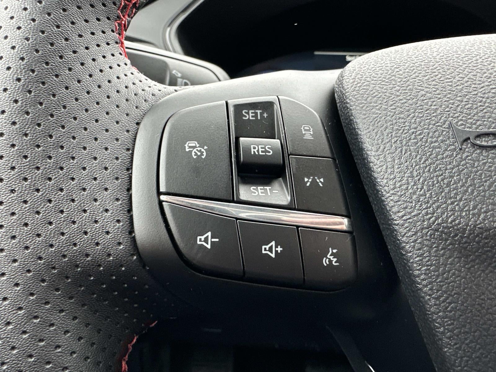 2026 Ford Escape ST-Line Elite