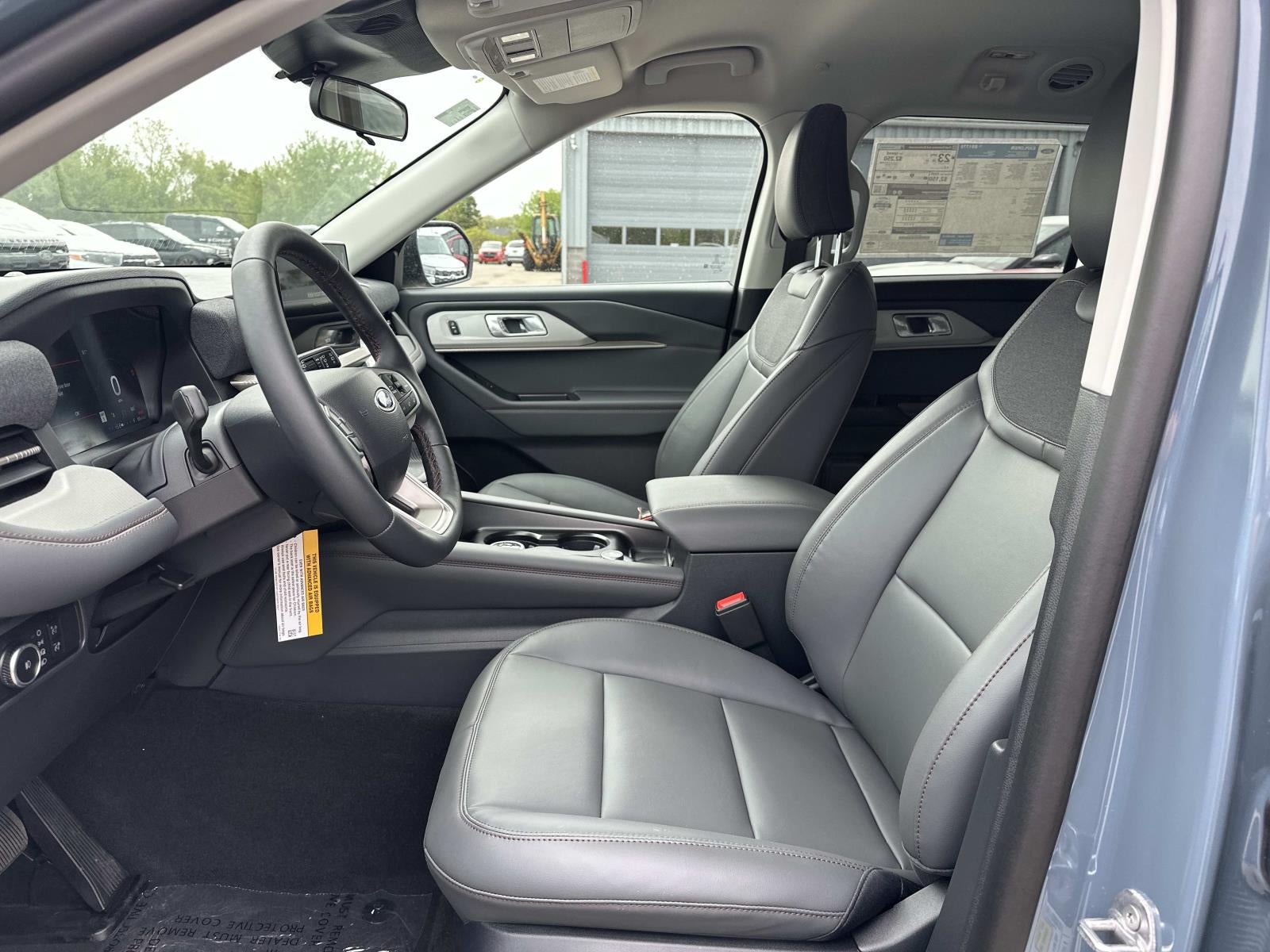 2026 Ford Explorer Active w/100A Pkg 4WD