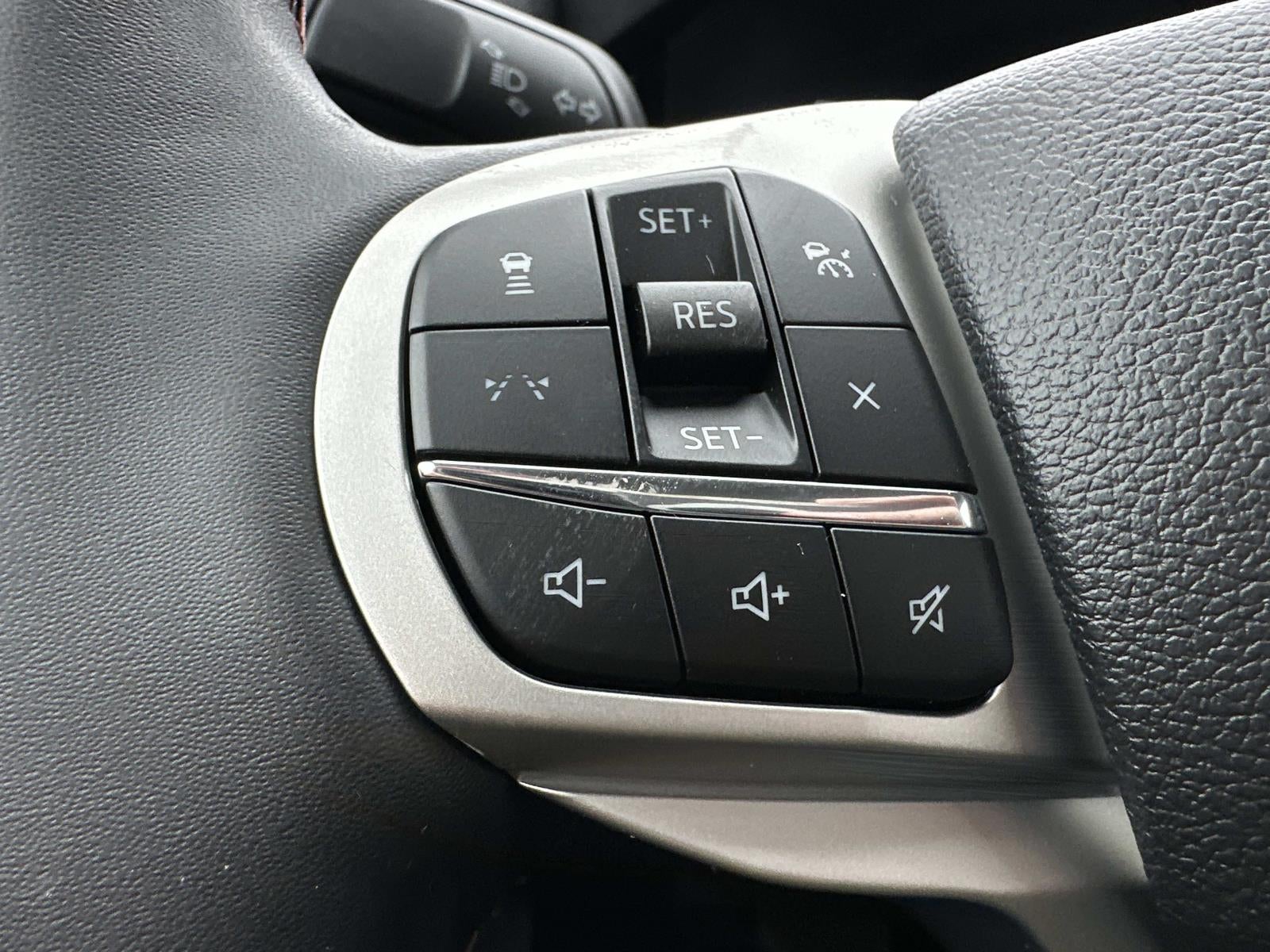 2026 Ford Explorer Active w/100A Pkg 4WD