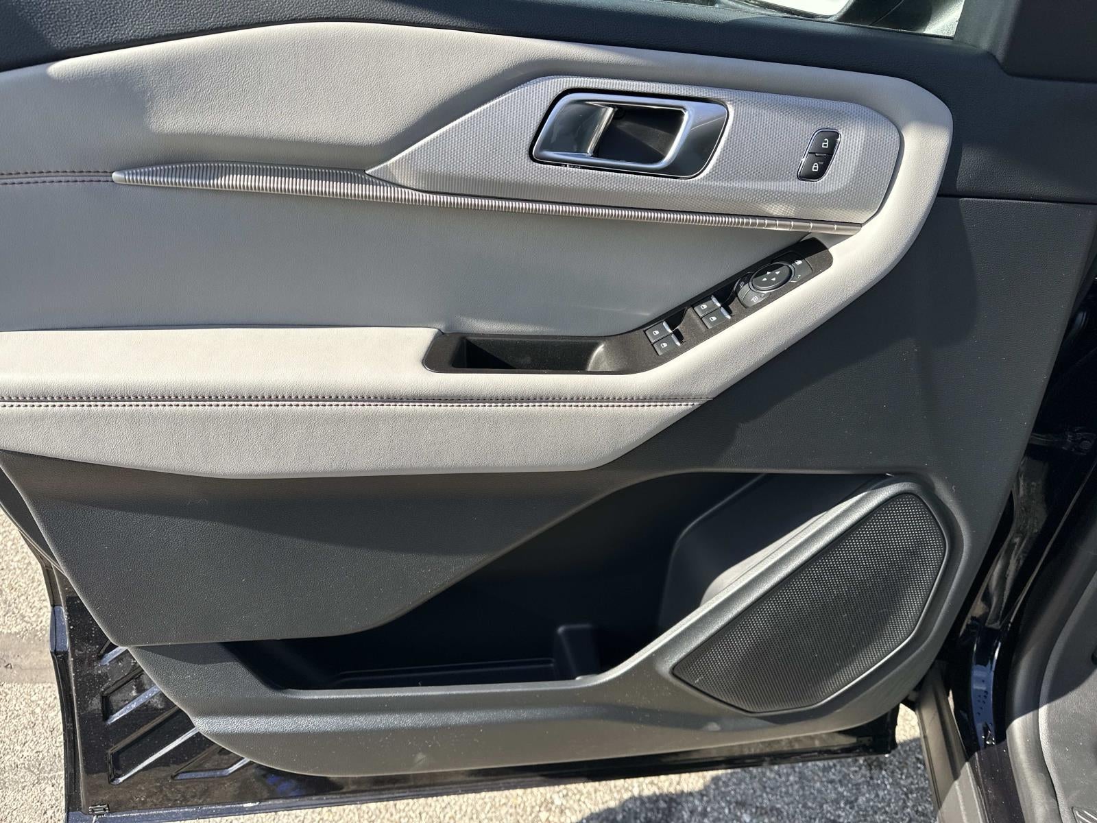 2026 Ford Explorer Active w/100A Pkg 4WD