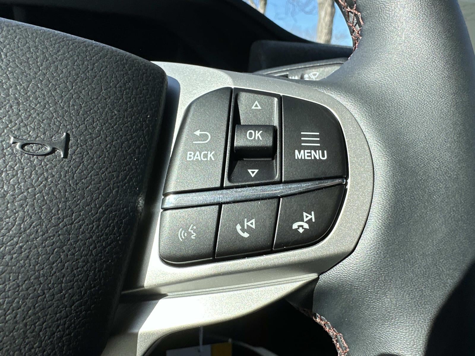 2026 Ford Explorer Active w/100A Pkg 4WD