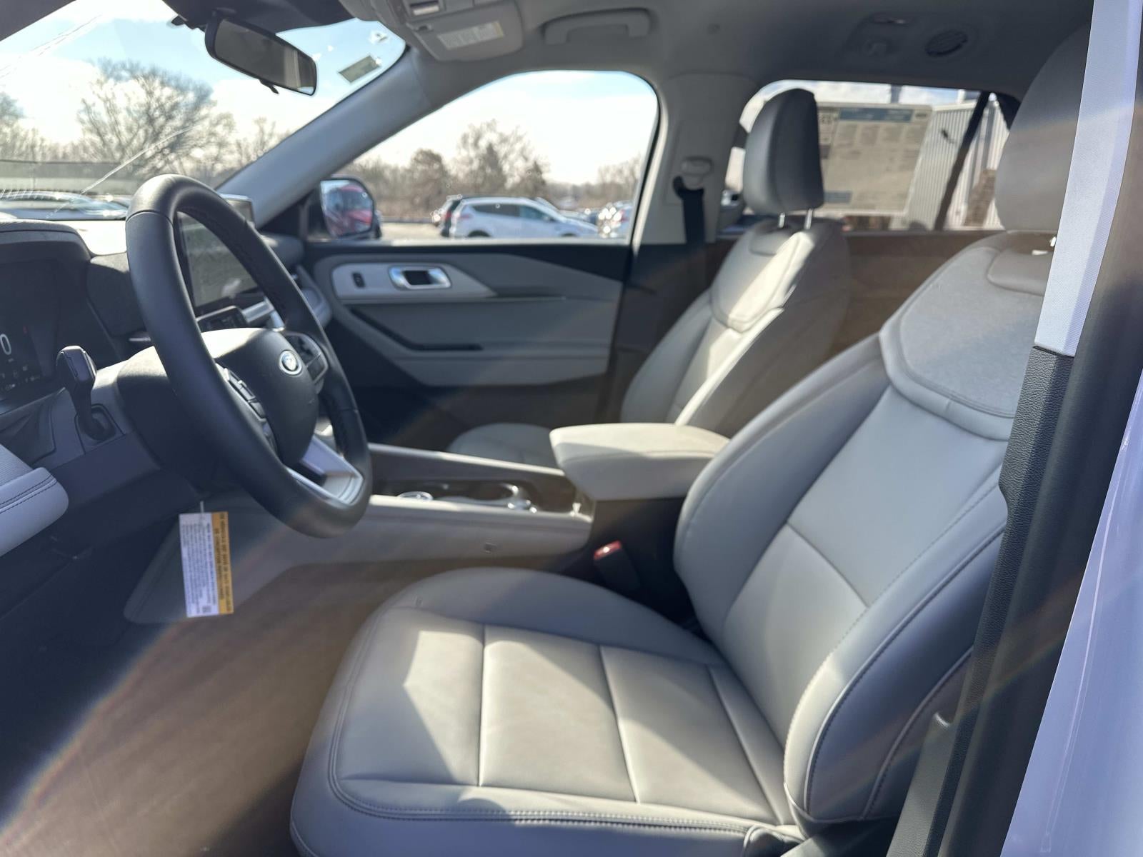 2026 Ford Explorer Active w/100A Pkg 4WD