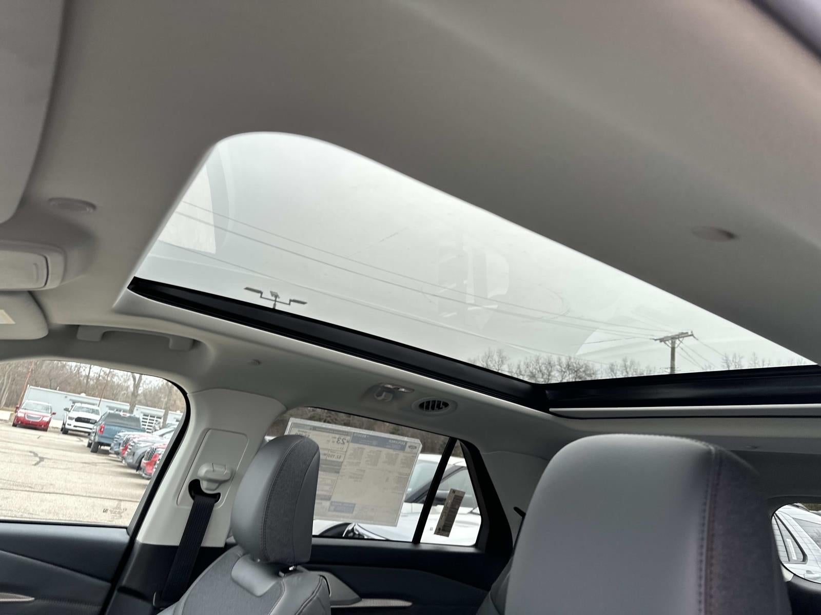 2026 Ford Explorer Active w/100A Pkg 4WD