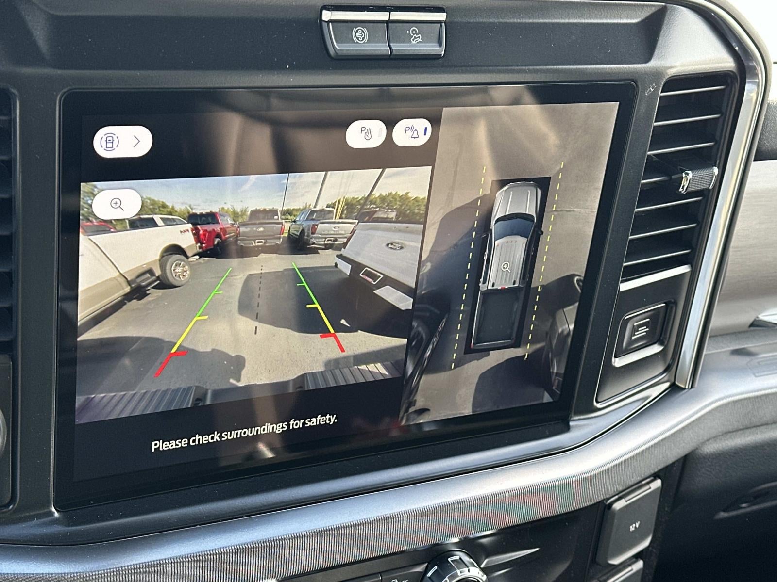 2027 Ford Super Duty F-350 SRW Platinum