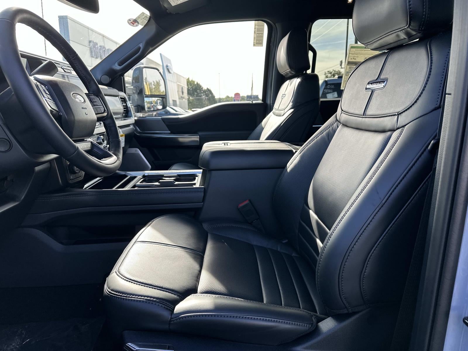 2027 Ford Super Duty F-350 SRW Platinum