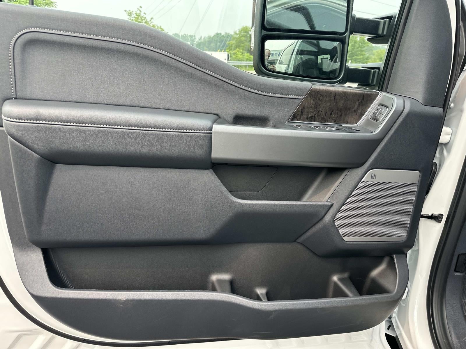 2026 Ford Super Duty F-350 SRW Lariat