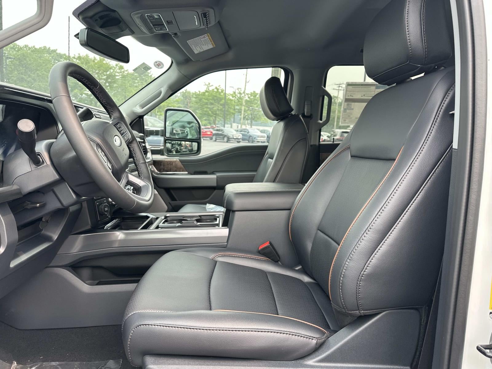 2026 Ford Super Duty F-350 SRW Lariat