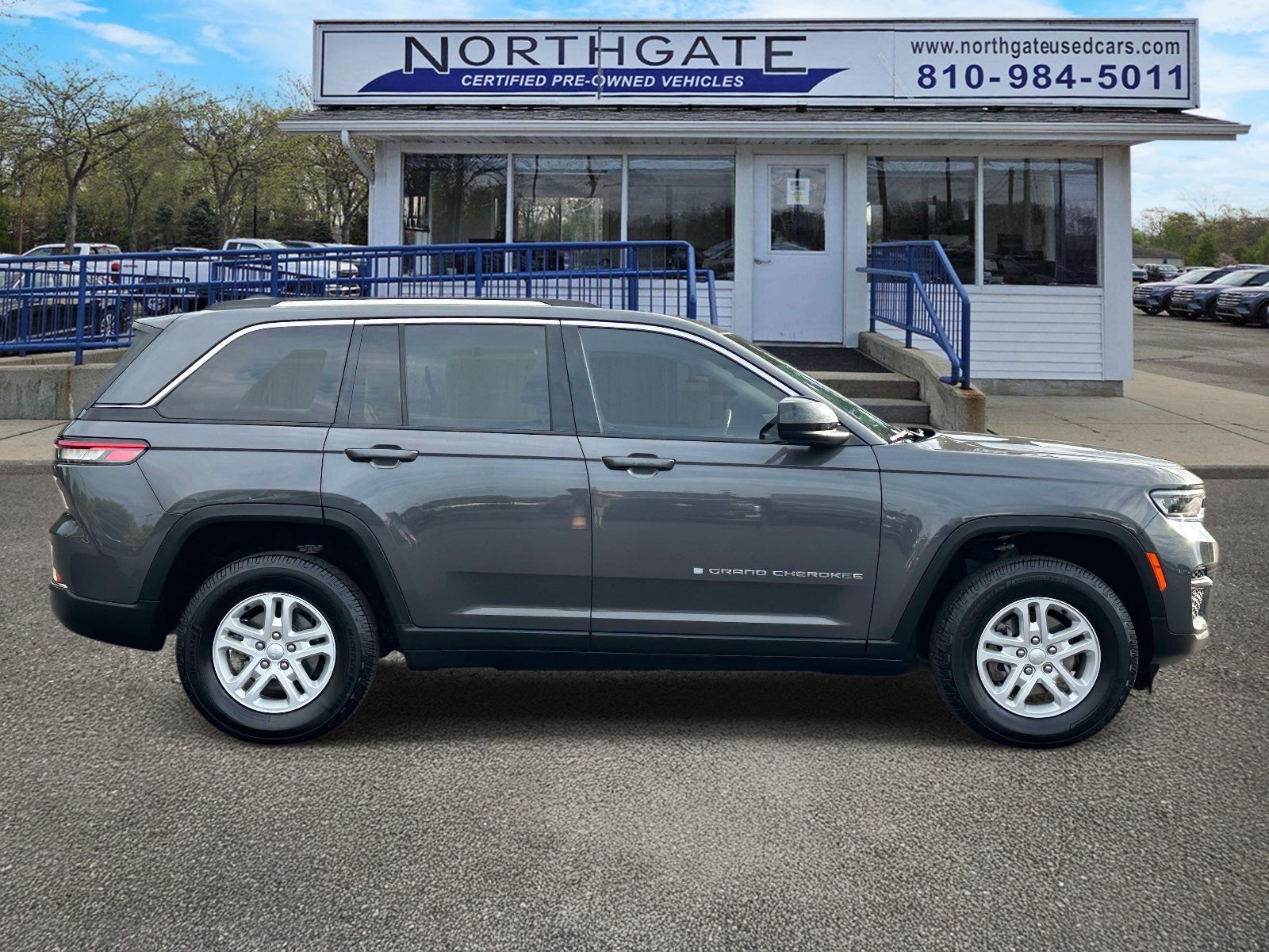 2022 Jeep Grand Cherokee Laredo 4x4