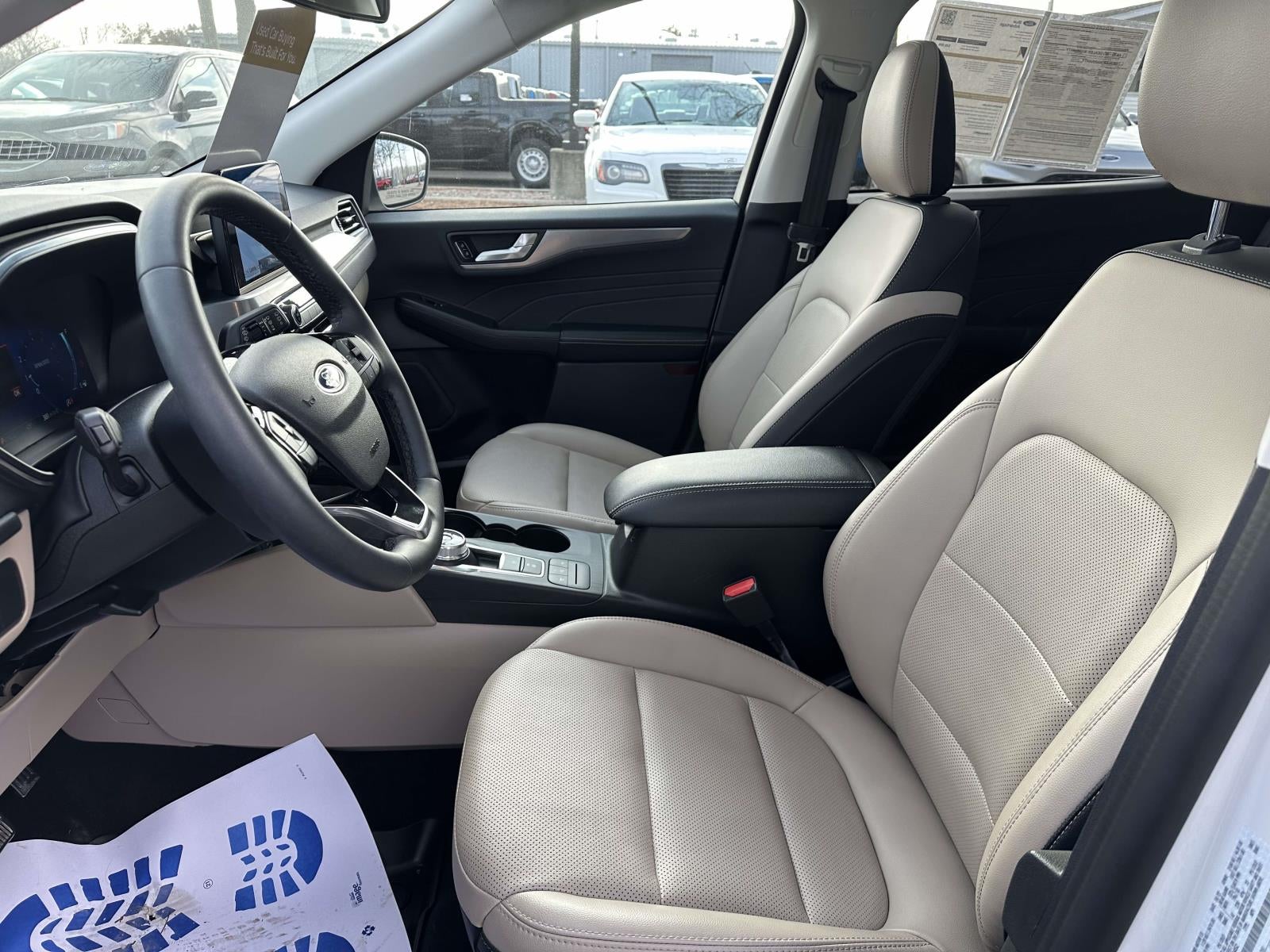 2022 Ford Escape Titanium AWD