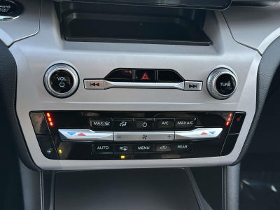 2023 Ford Explorer XLT 4WD