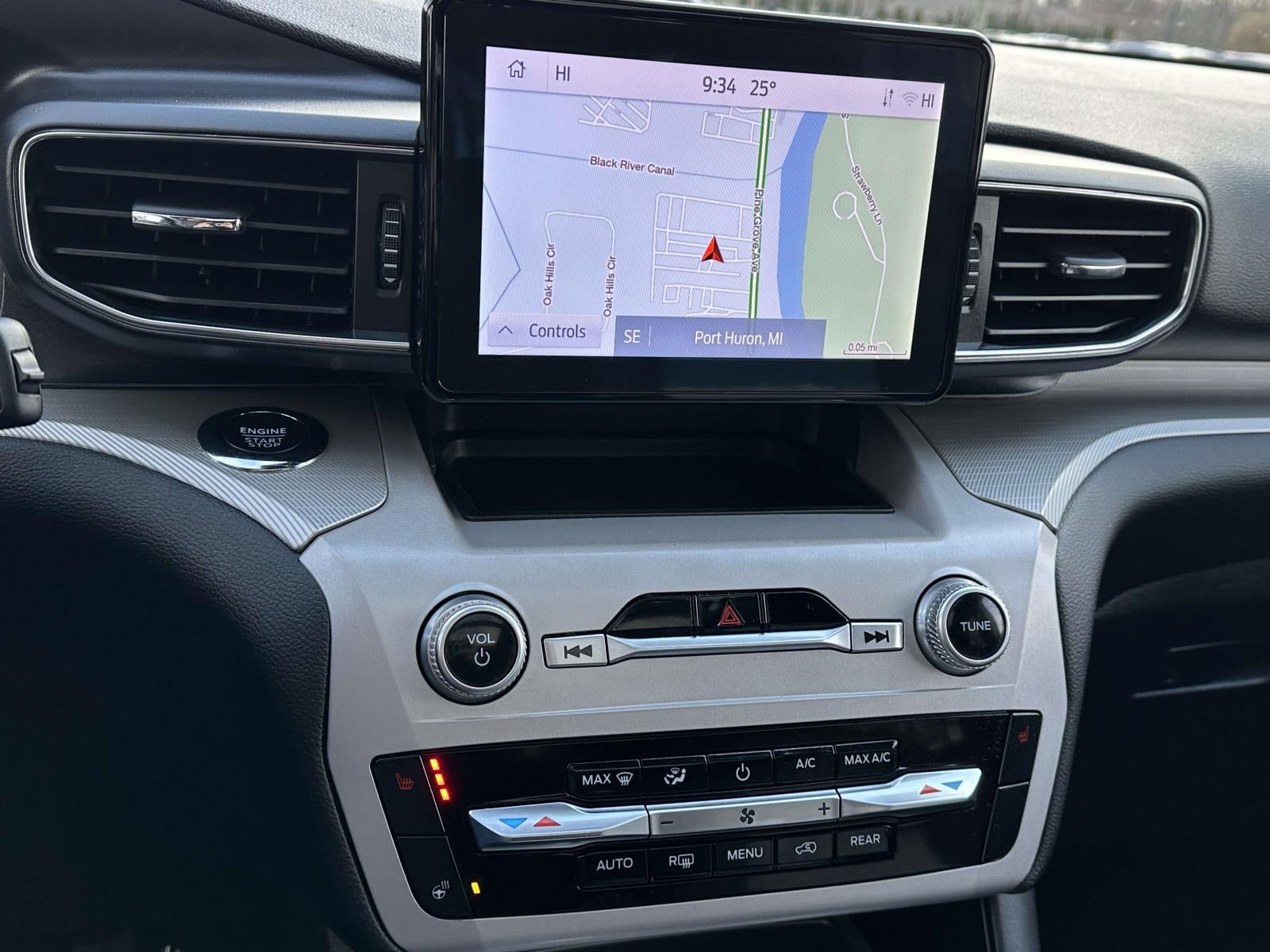 2023 Ford Explorer XLT 4WD