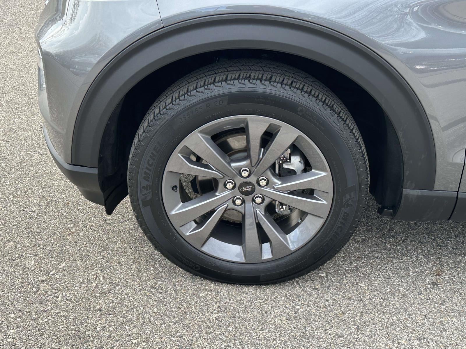 2023 Ford Explorer XLT 4WD