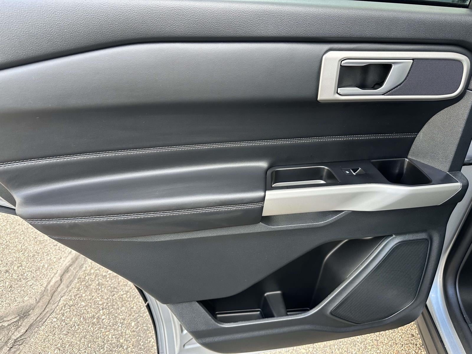 2023 Ford Explorer XLT 4WD