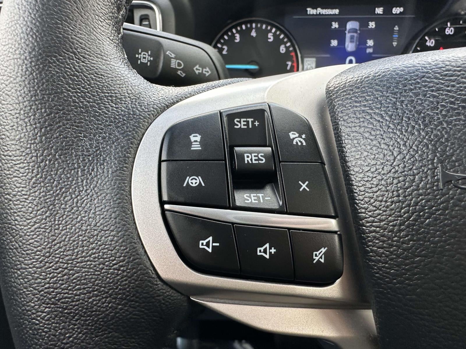 2023 Ford Explorer XLT 4WD