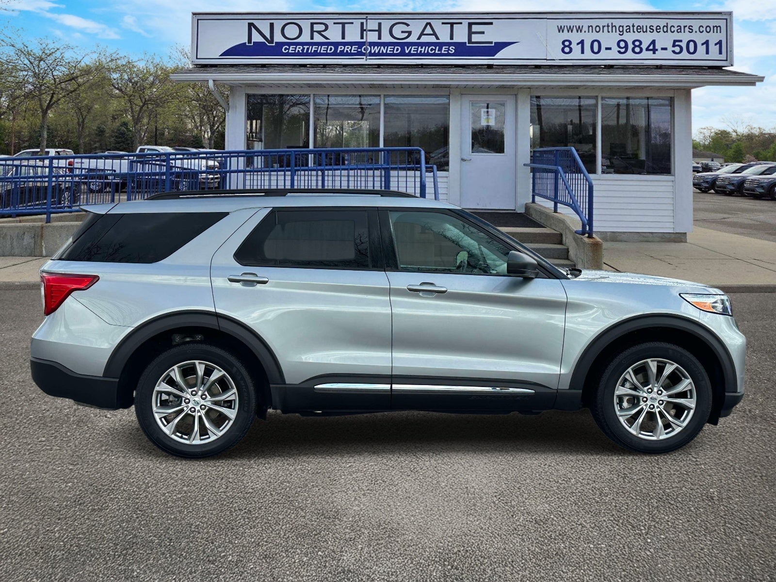 2023 Ford Explorer XLT 4WD