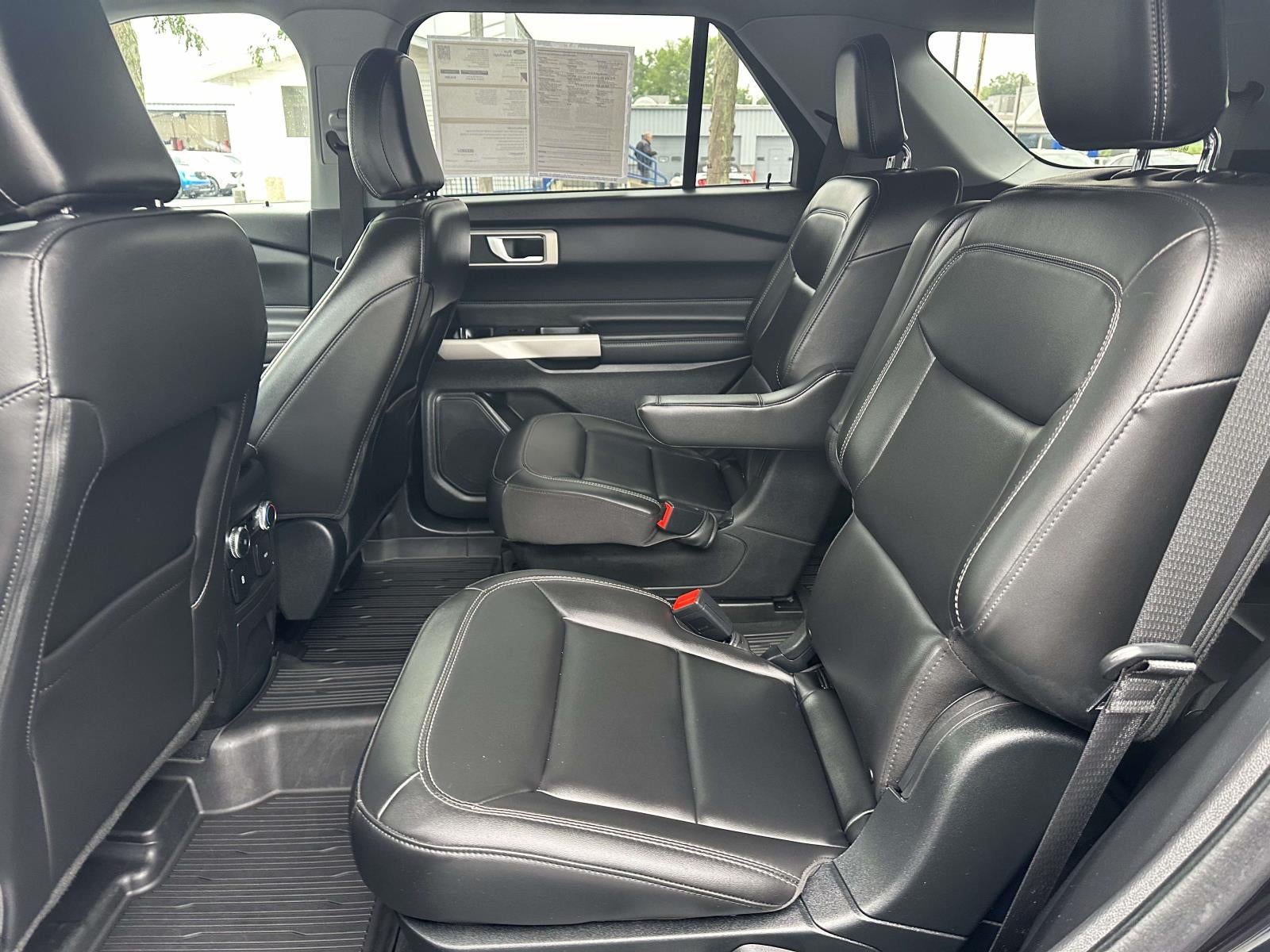 2023 Ford Explorer XLT 4WD
