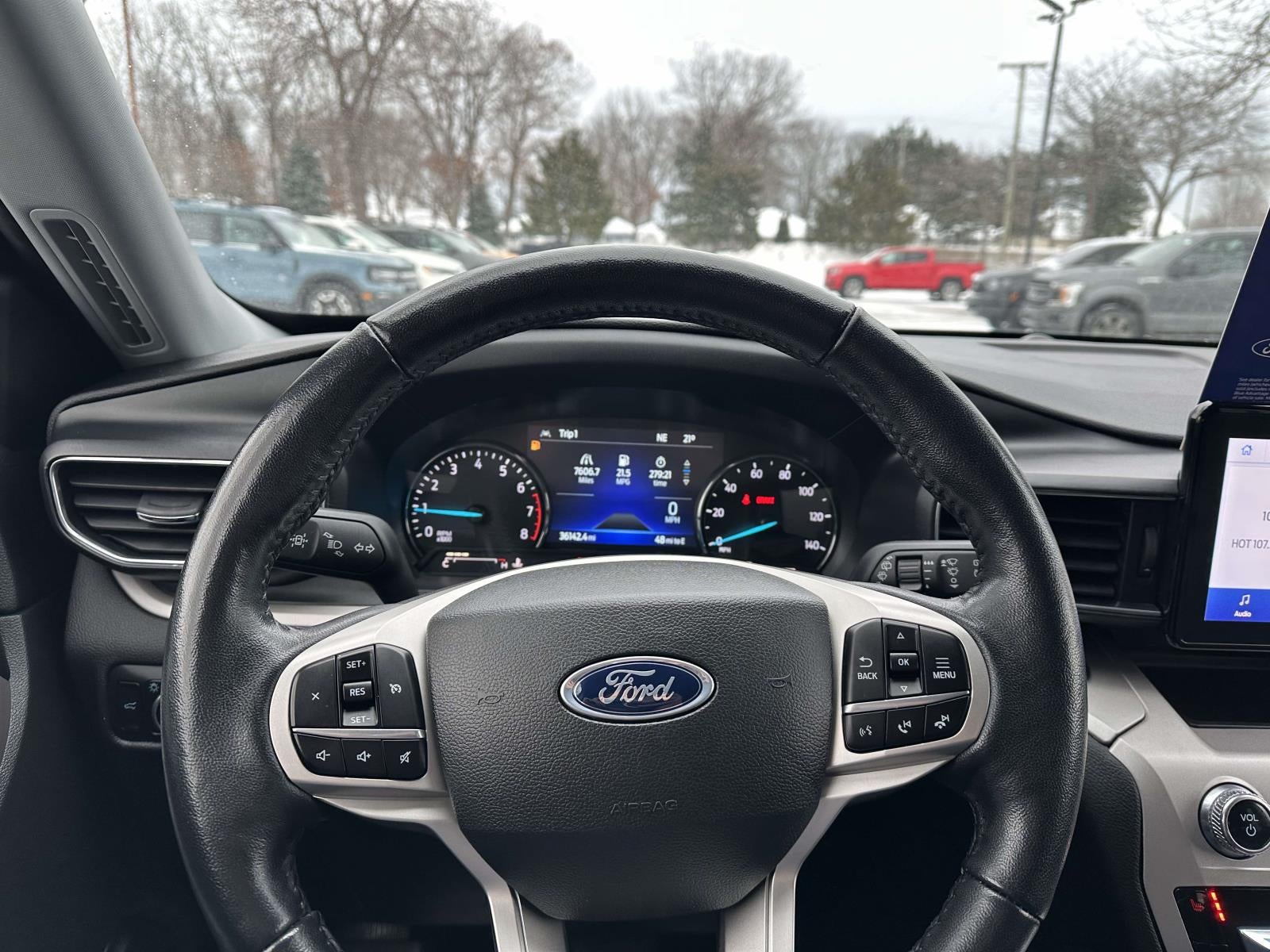 2023 Ford Explorer XLT 4WD