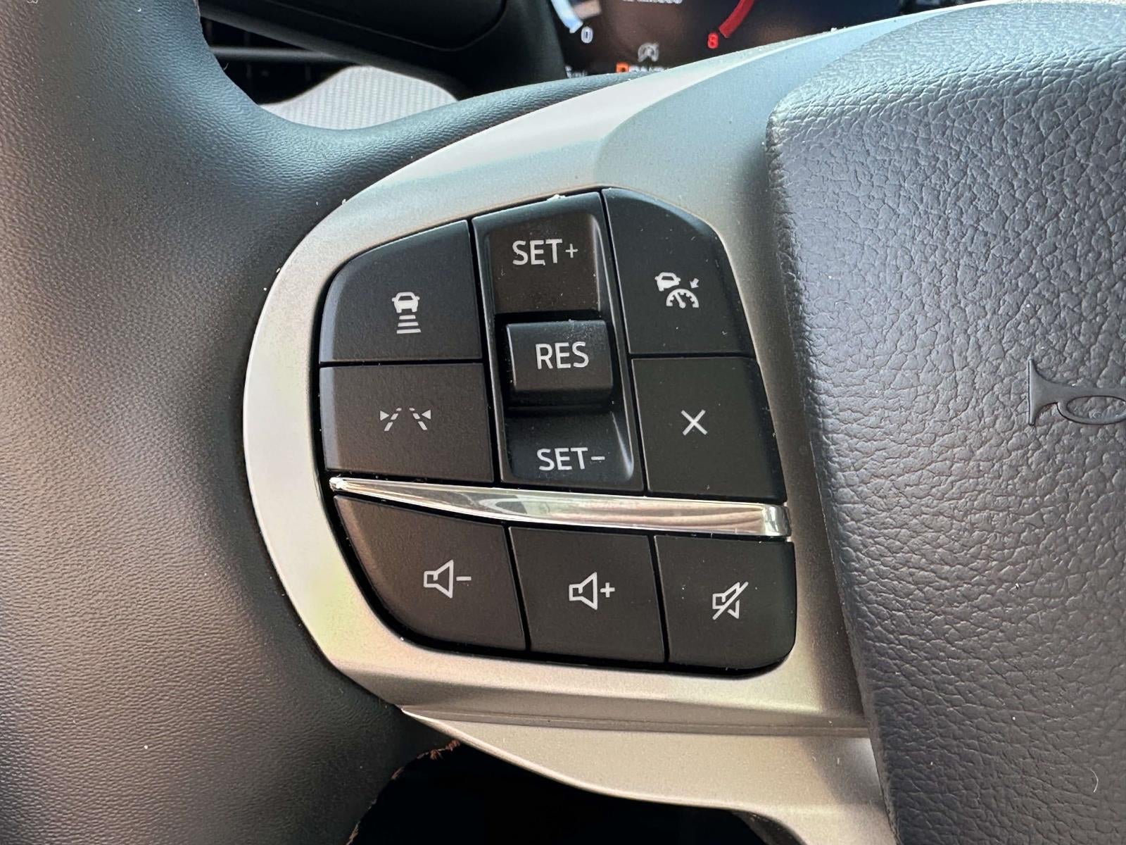 2026 Ford Explorer Active w/100A Pkg 4WD