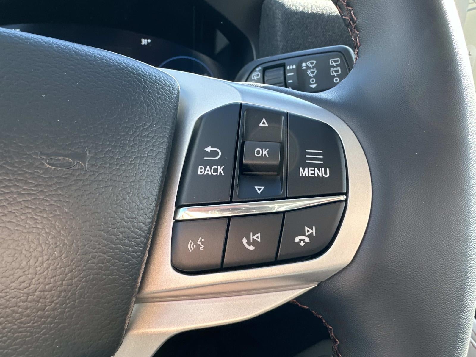 2026 Ford Explorer Active w/100A Pkg 4WD