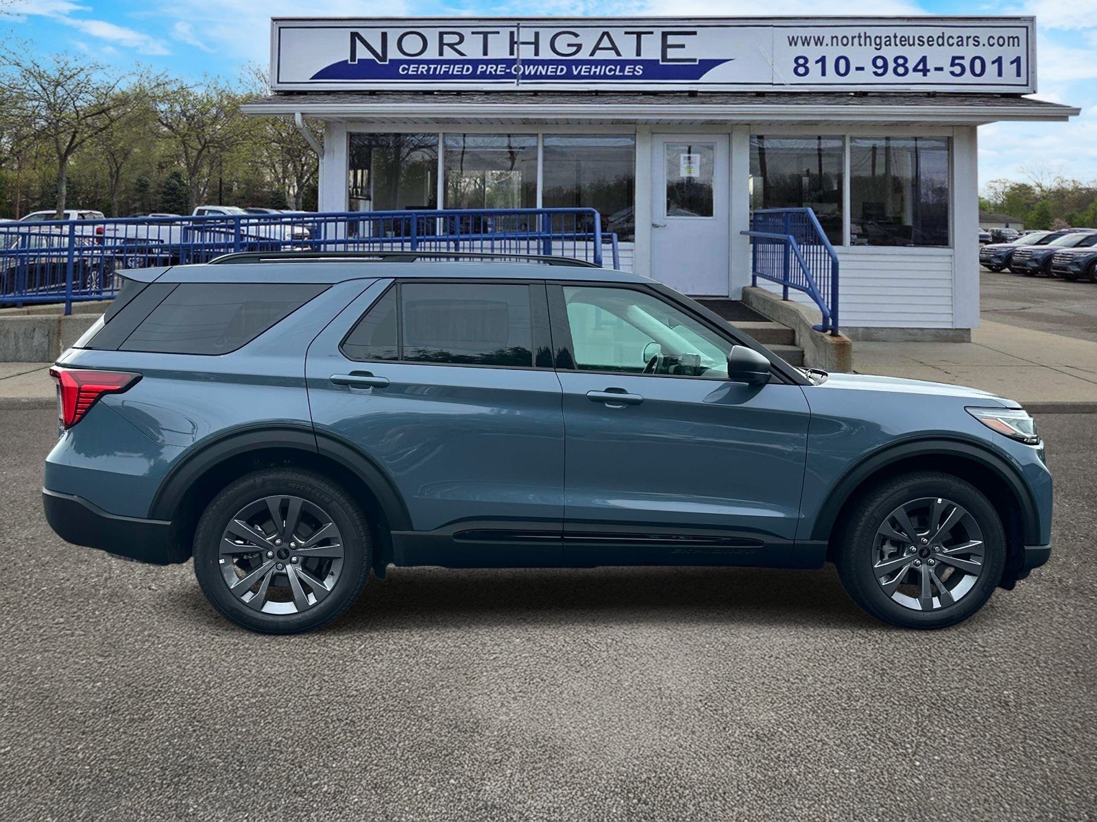 2026 Ford Explorer Active w/100A Pkg 4WD