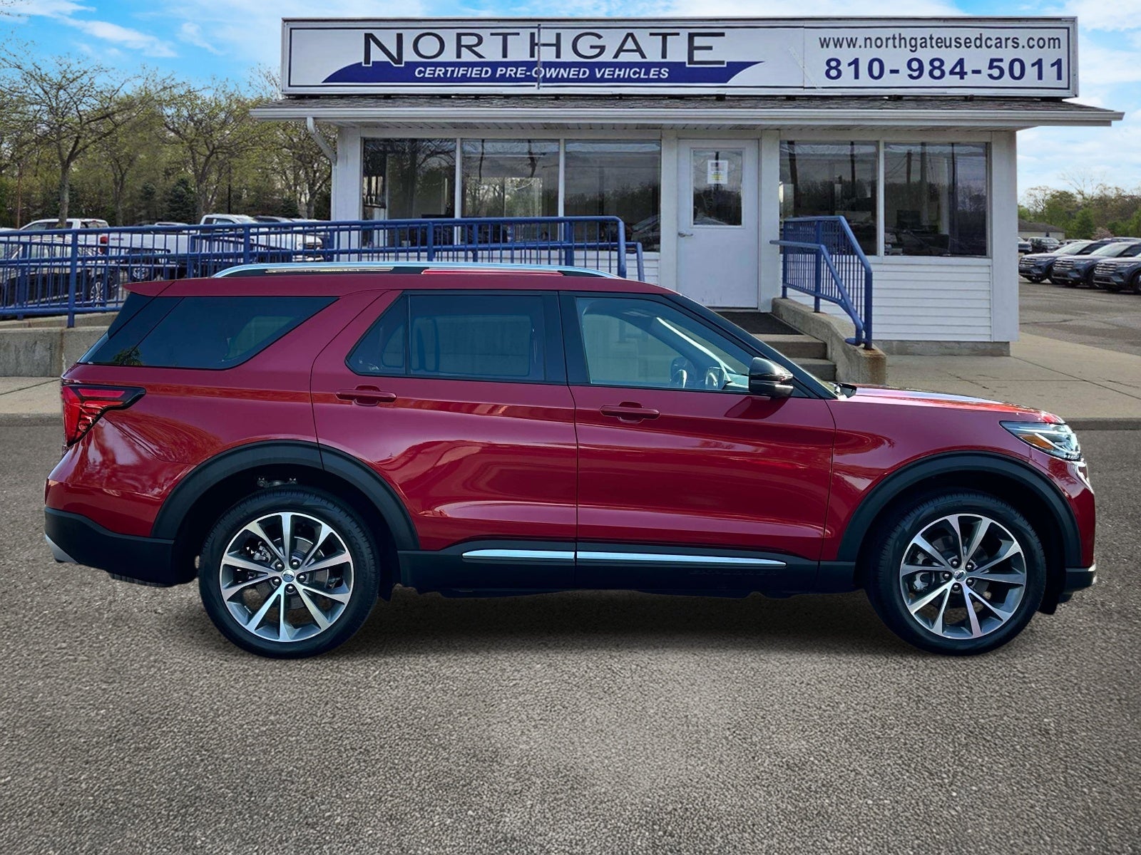 2025 Ford Explorer Platinum 4WD