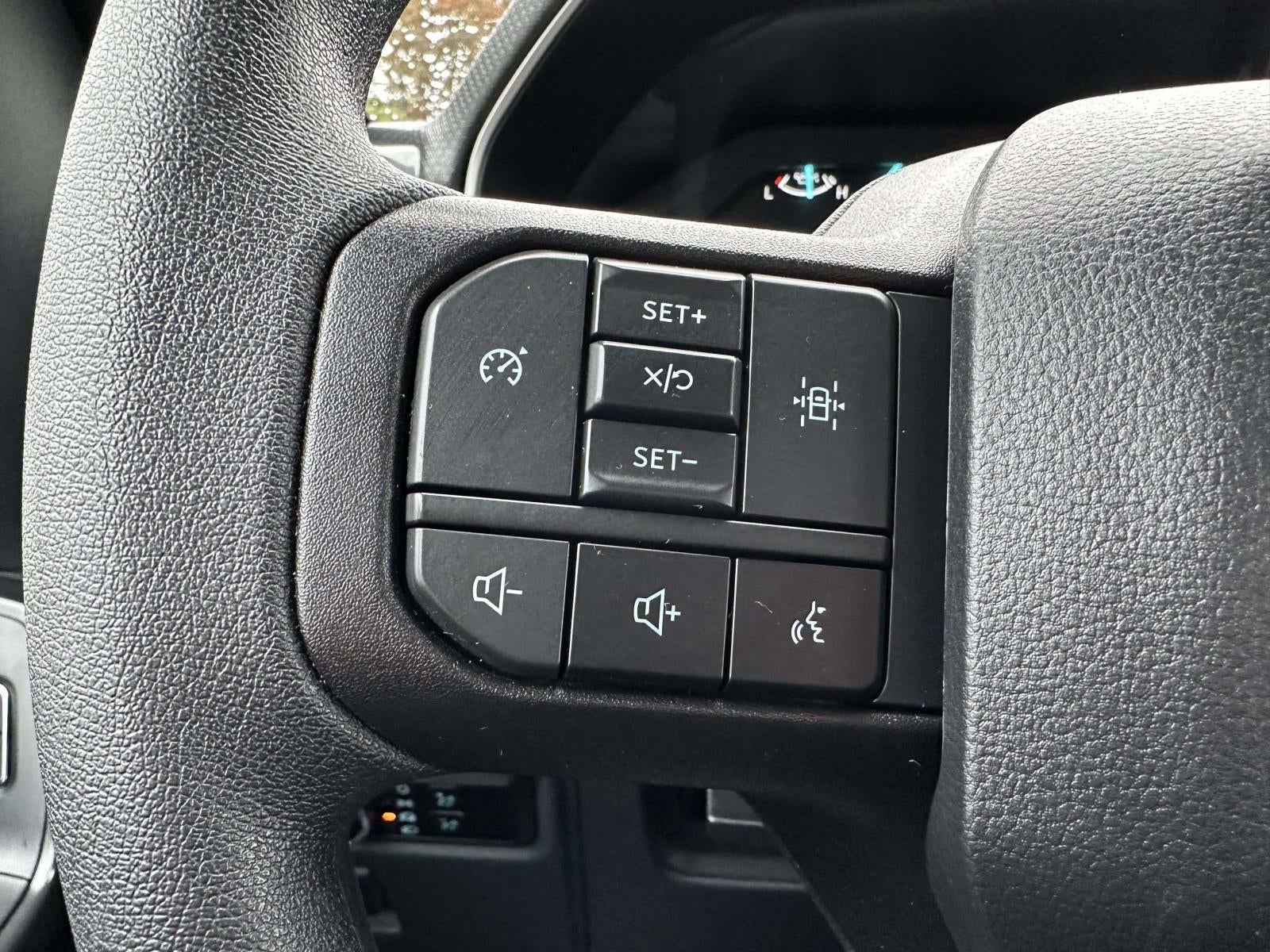 2023 Ford F-150 XL 4WD SuperCrew 5.5' Box