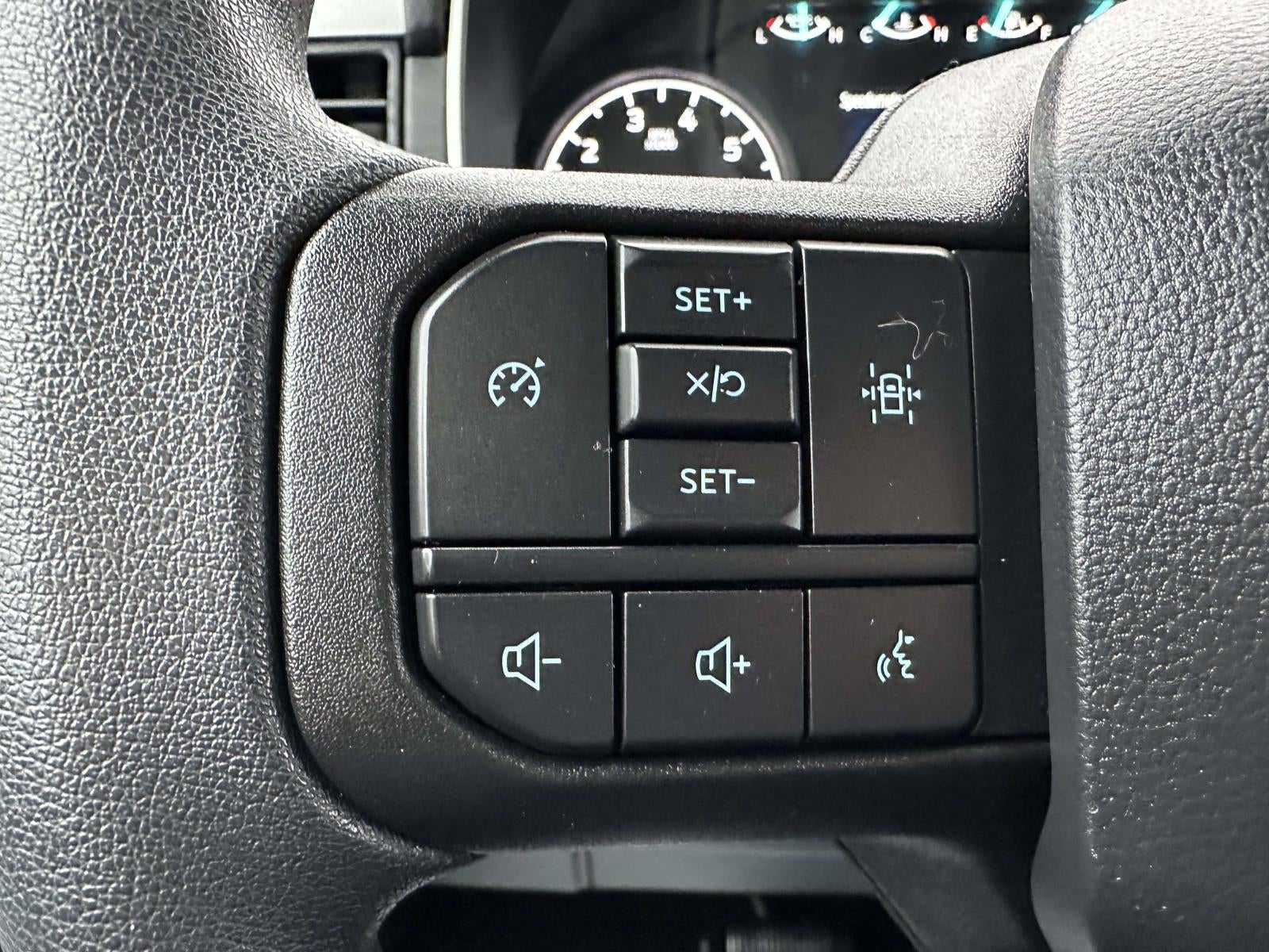 2023 Ford F-150 XL 4WD SuperCrew 5.5' Box