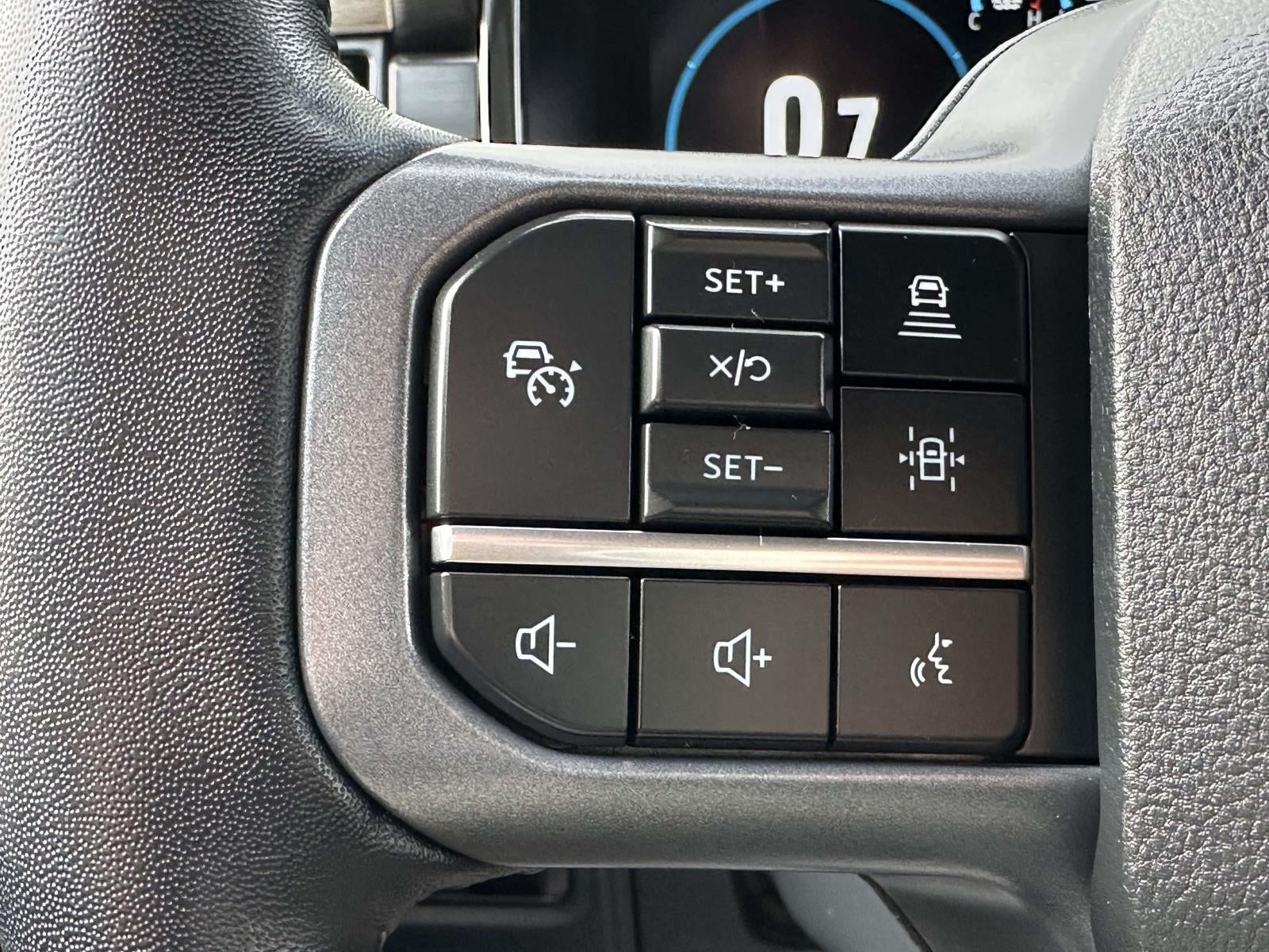 2023 Ford F-150 LARIAT 4WD SuperCrew 5.5' Box