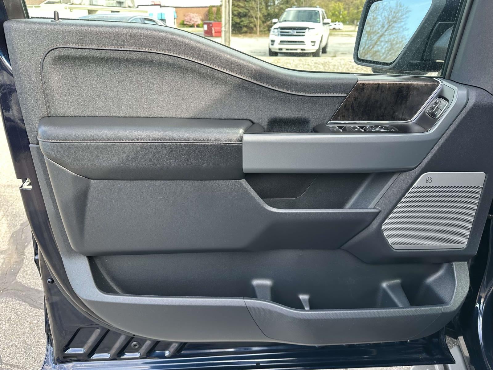 2023 Ford F-150 Lightning XLT 4WD SuperCrew 5.5' Box
