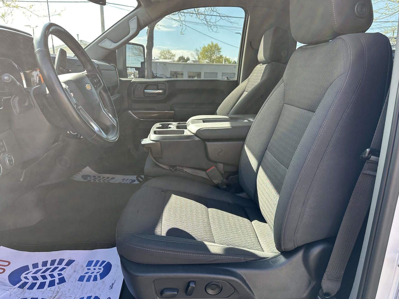 2024 Chevrolet Silverado 2500HD 4WD Reg Cab 142 LT