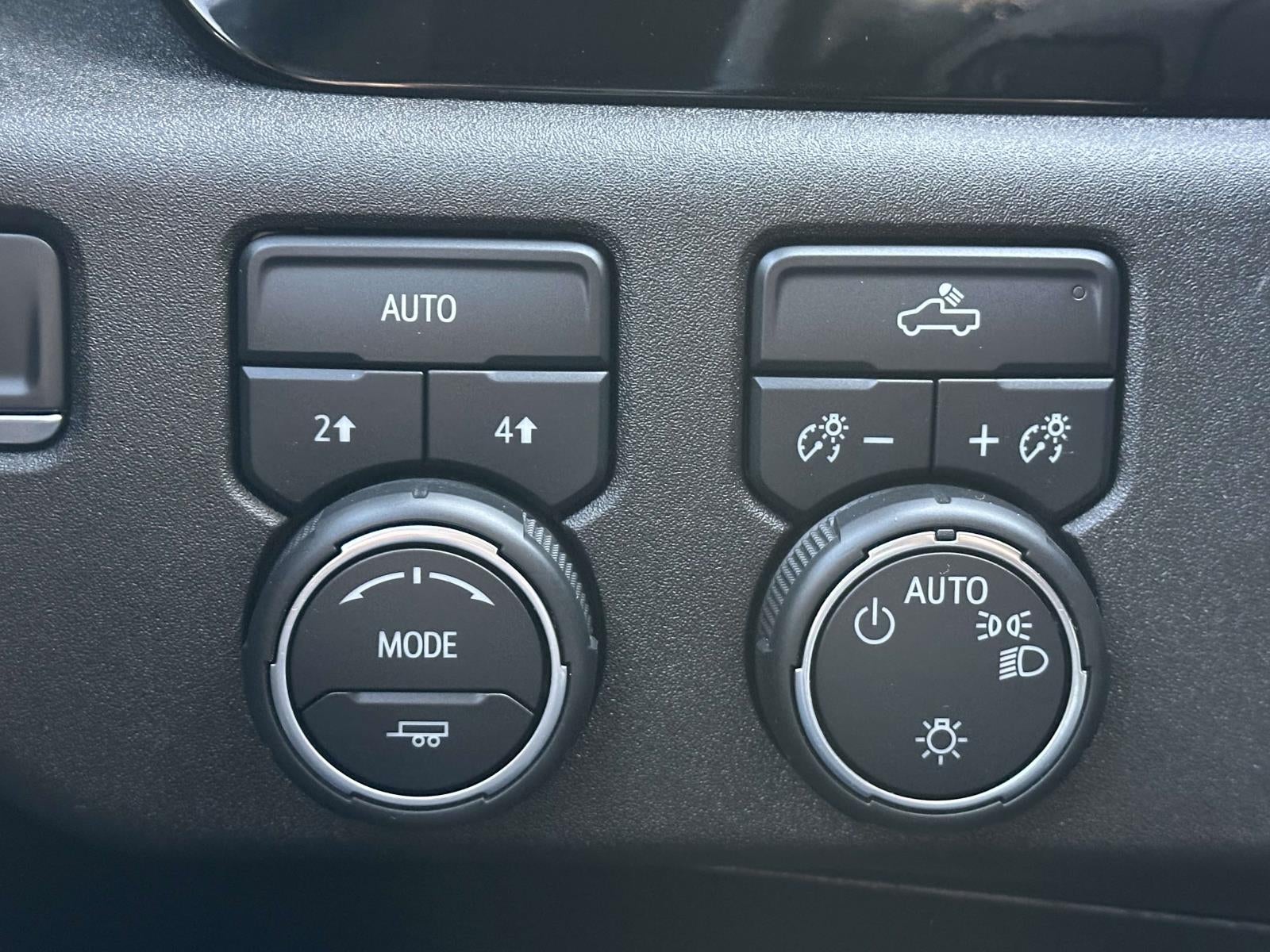 2022 Chevrolet Silverado 1500 4WD Crew Cab 147 LT w/1LT