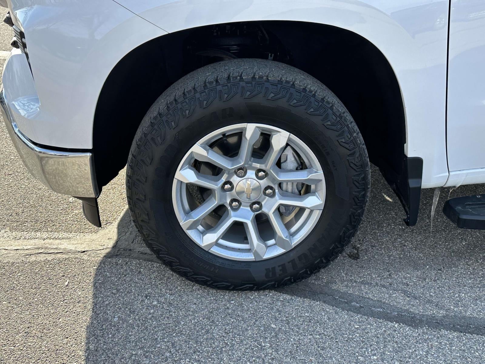 2022 Chevrolet Silverado 1500 4WD Crew Cab 147 LT w/1LT