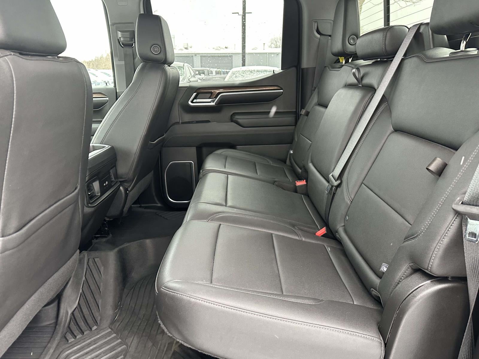 2022 Chevrolet Silverado 1500 4WD Crew Cab 147 RST