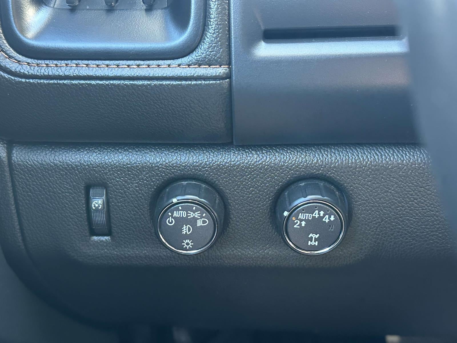 2022 GMC Canyon 4WD Crew Cab 128 AT4 w/Leather