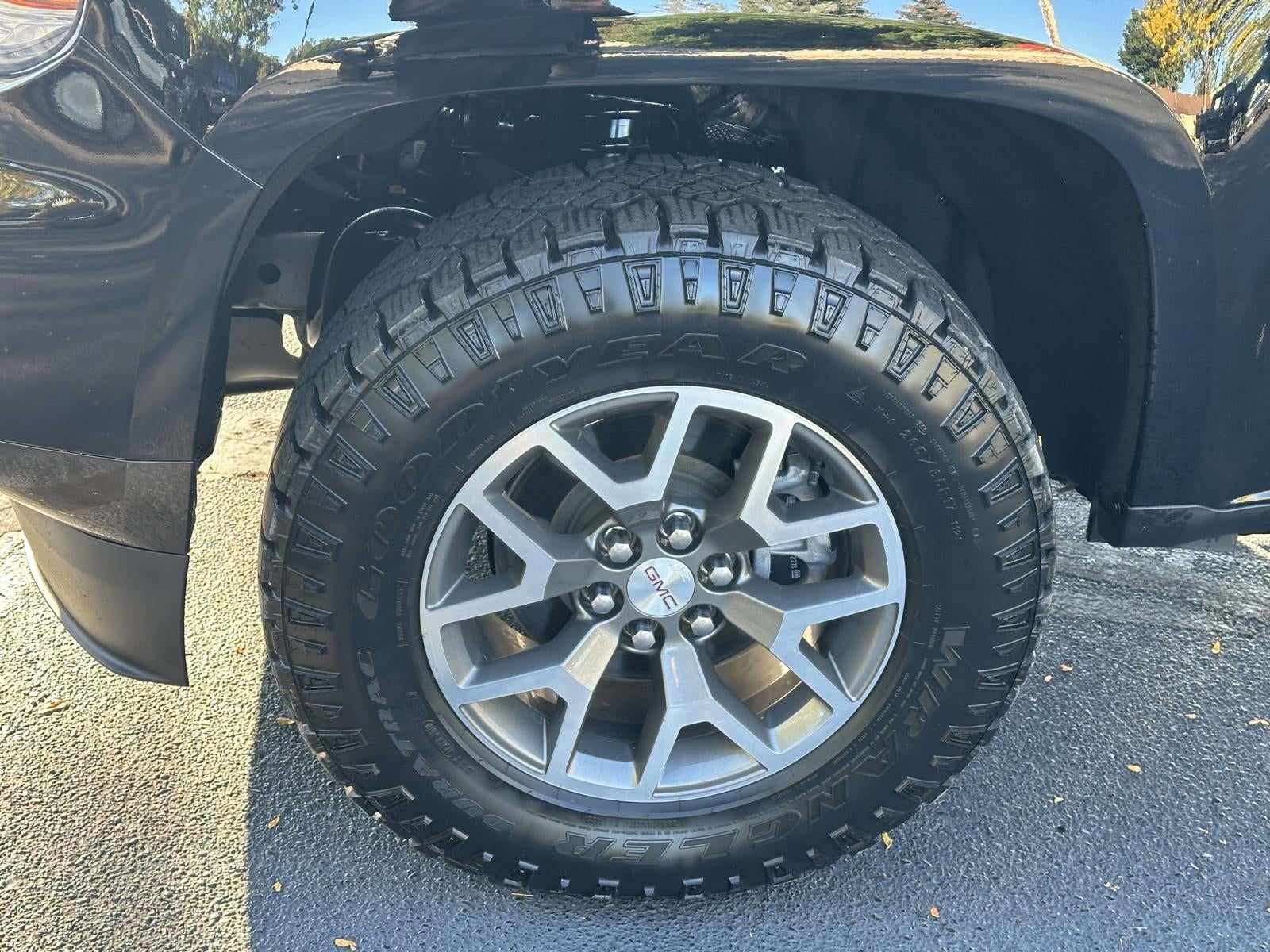 2022 GMC Canyon 4WD Crew Cab 128 AT4 w/Leather