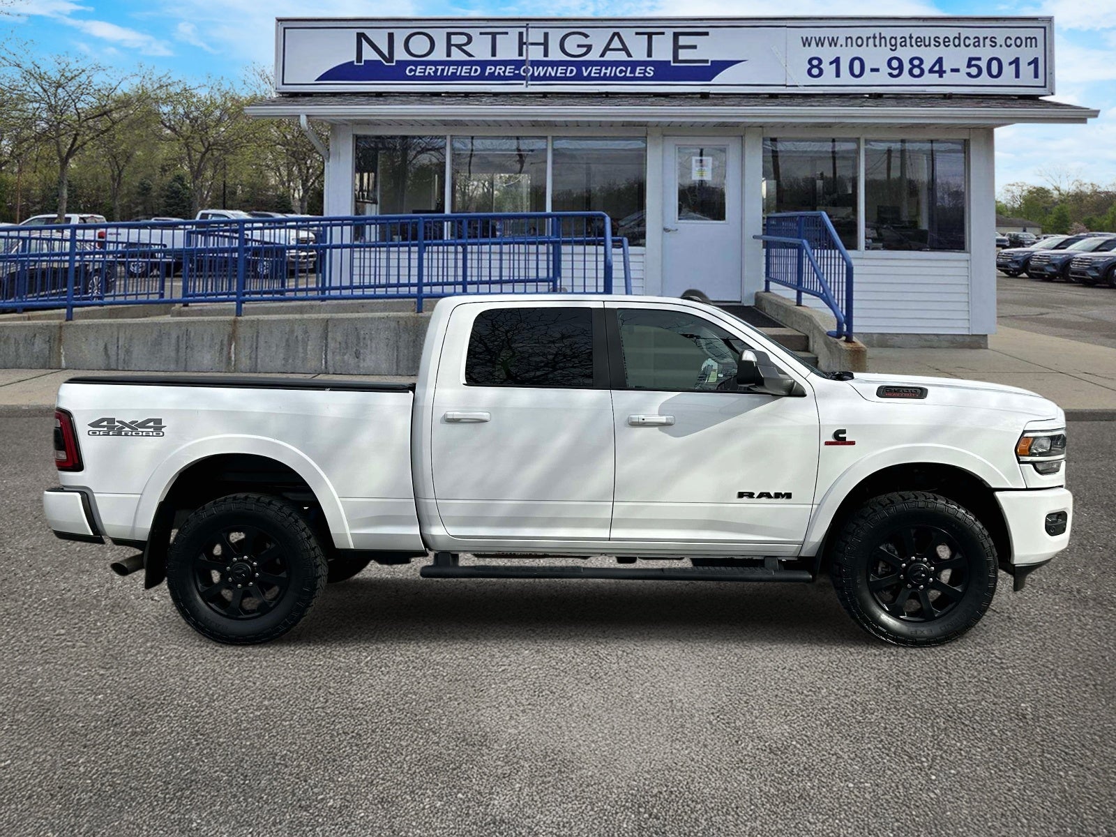 2020 RAM 2500 Laramie 4x4 Crew Cab 6'4 Box