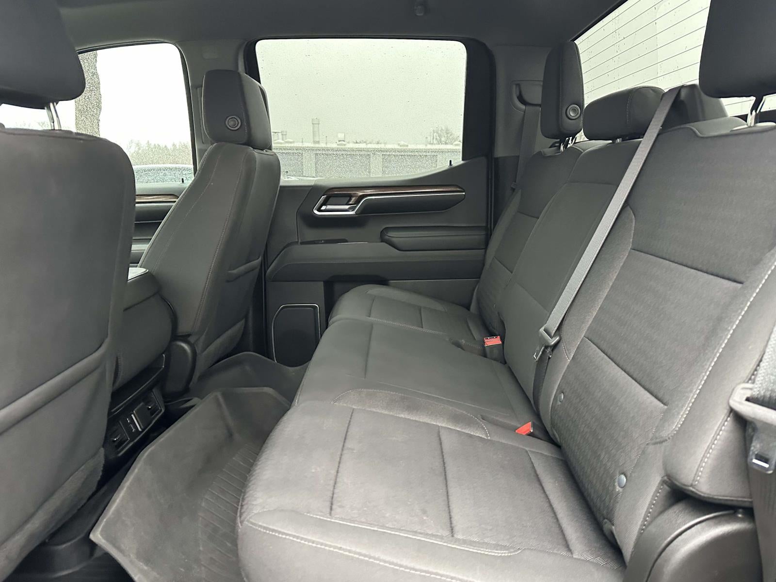 2022 Chevrolet Silverado 1500 4WD Crew Cab 147 LT Trail Boss