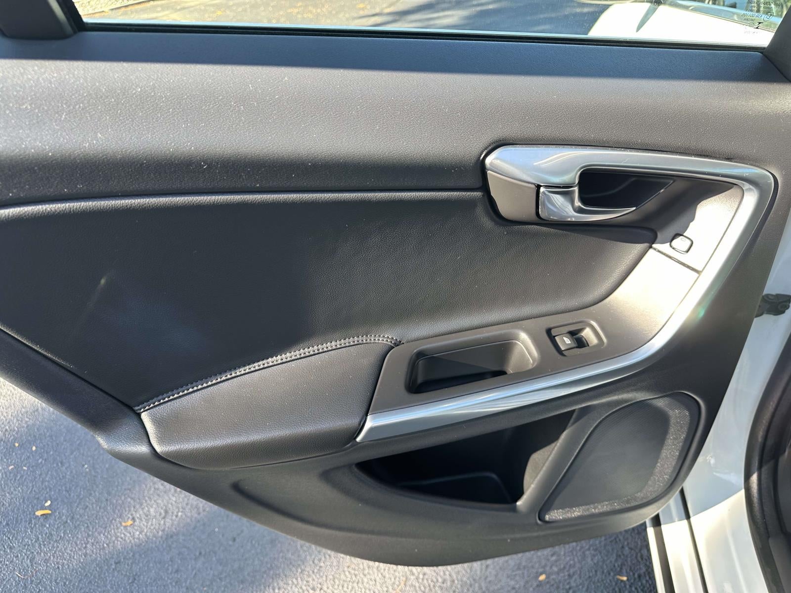 2016 Volvo S60 4dr Sdn T5 Premier AWD
