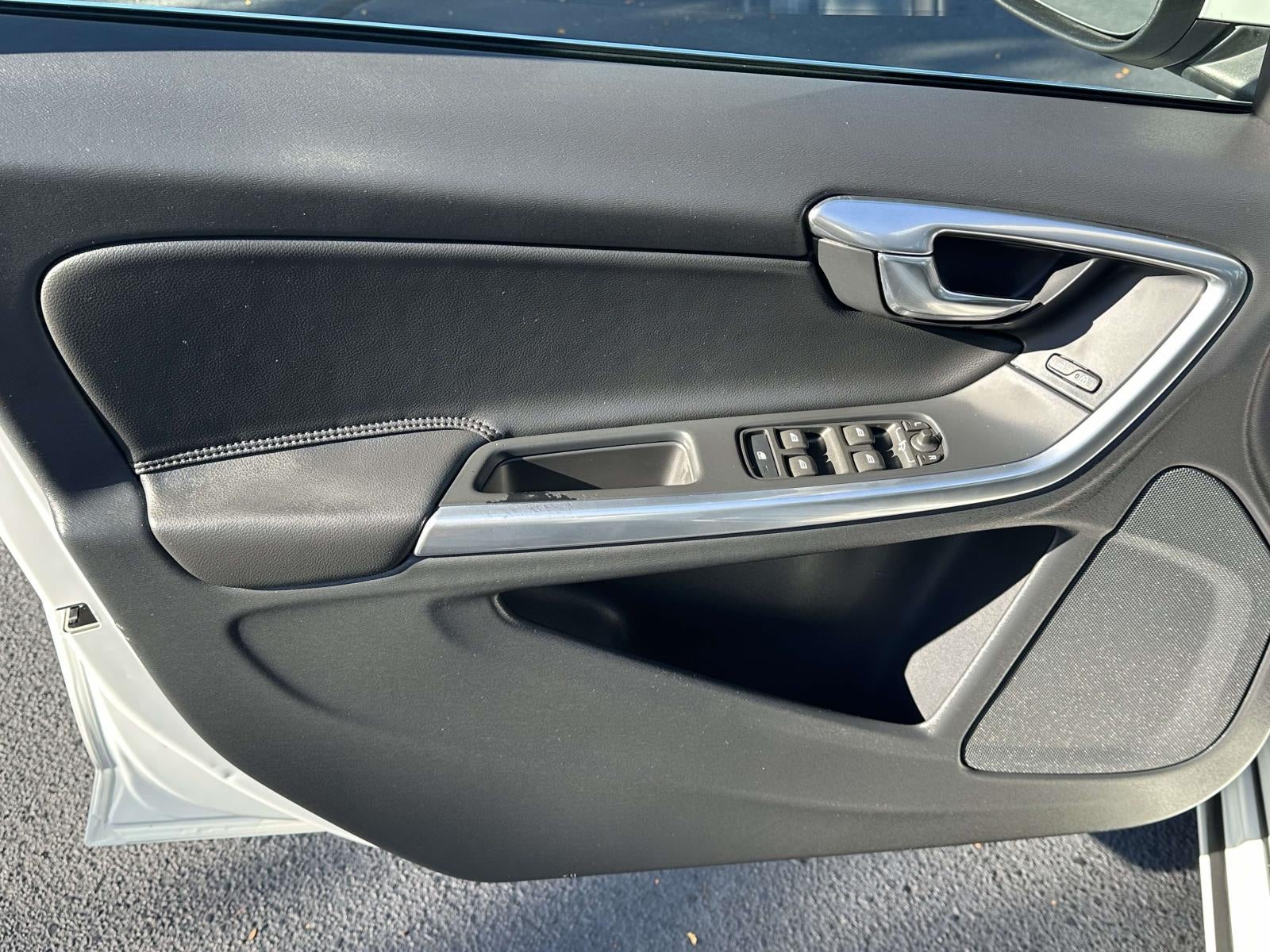 2016 Volvo S60 4dr Sdn T5 Premier AWD